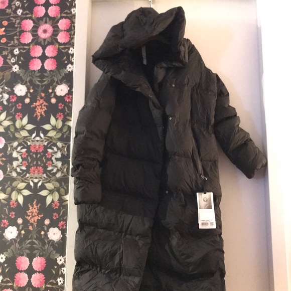 ❌SOLD❌ NWT, Lululemon Cloudscape Waterproof Wrap - Picture 4 of 5